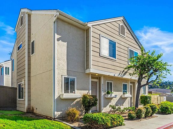 3rd image of 2240 Kings View Cir