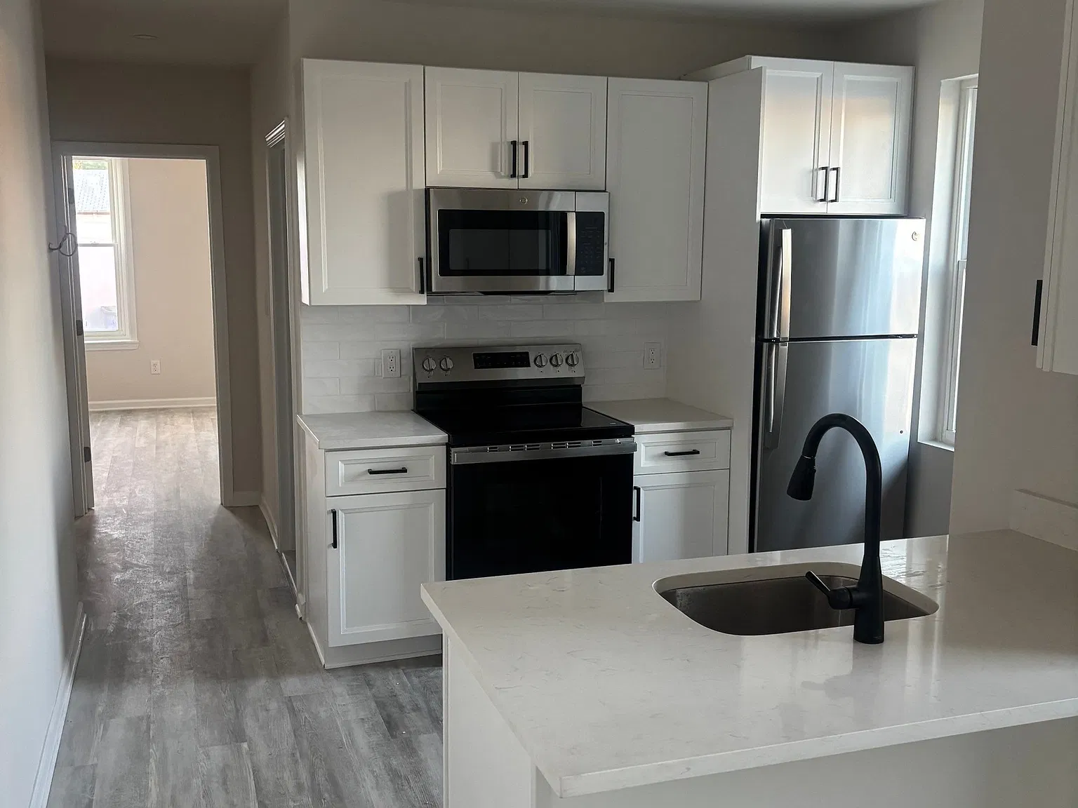 1 bed, 1000 sqft, $1,999 — Photo 1