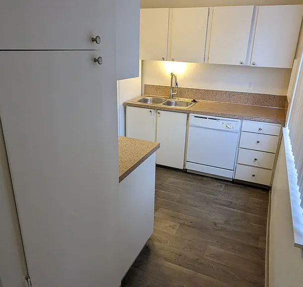 Royal Crest Townhomes — Photo 92
