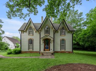 425 N Winter St, Midway, KY 40347