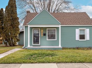 27116 Delton St, Madison Heights, MI 48071