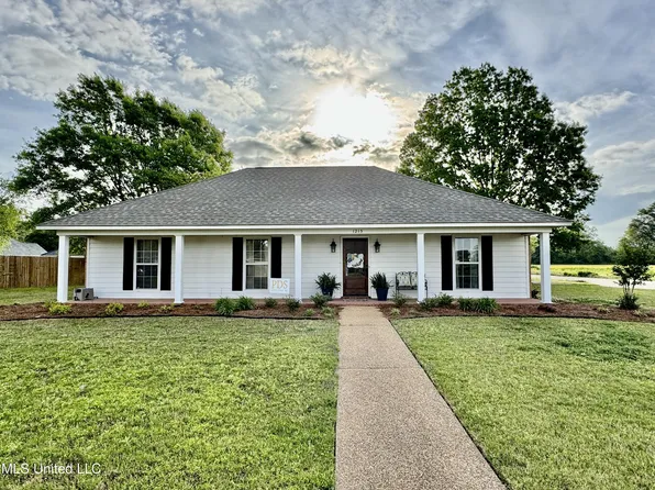1215 S 5th Ave, Cleveland, MS 38732