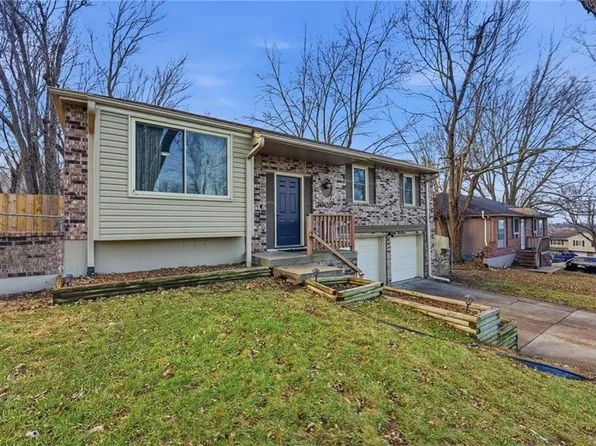 2908 NW Canterbury Rd, Blue Springs, MO 64015