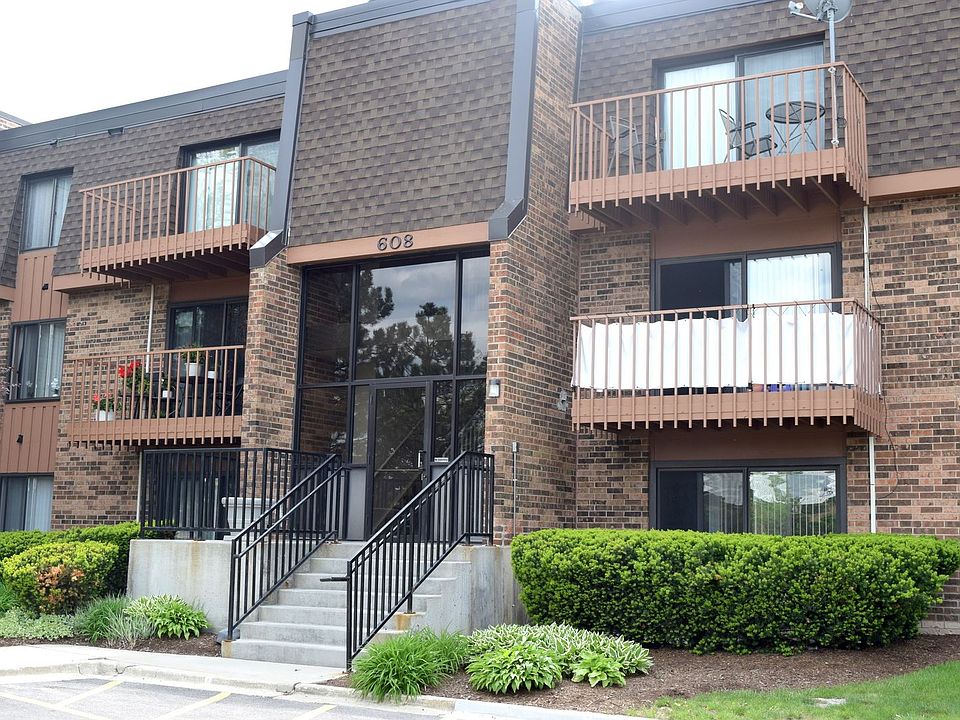 1st image of 608 Waterford Dr #3C