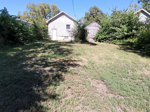 2nd image of 1414 W 3rd St