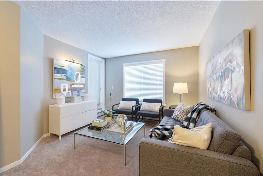 Edge Living — Photo 3