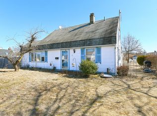 79 Spring Ln, Levittown, NY 11756