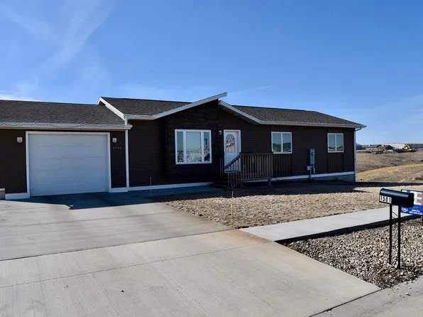 1501 Crested Ave, Pierre, SD 57501