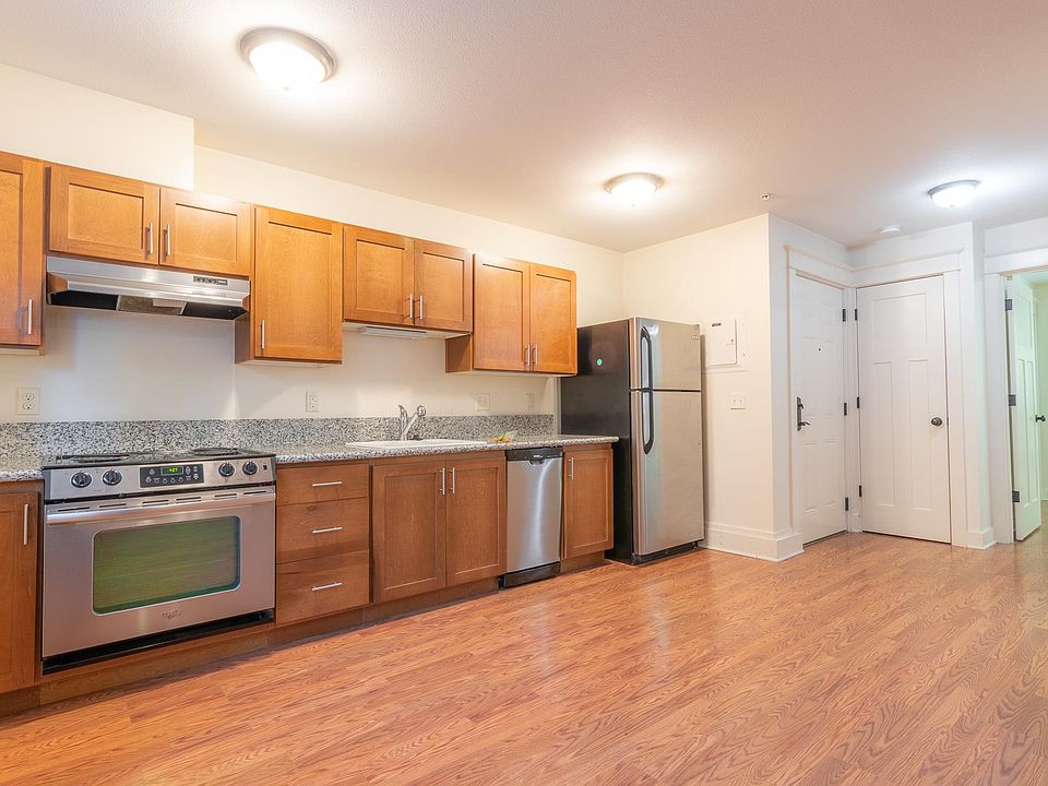1st image of 2424 N Vancouver Ave #2