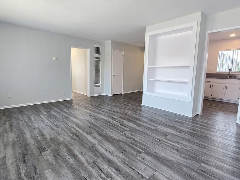 18400 Prairie Street — Photo 51