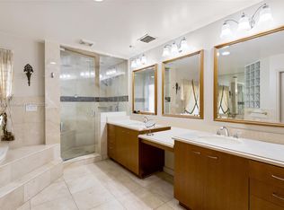 655 Hibiscus Dr, Hallandale Beach, FL 33009