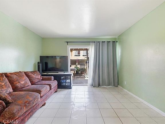 3rd image of 1001-131 W Stevens Ave