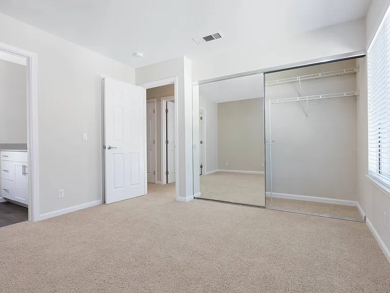Park Wood Apartments — Photo 27