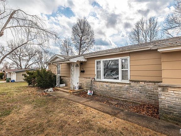 2nd image of 60 Richard Dr