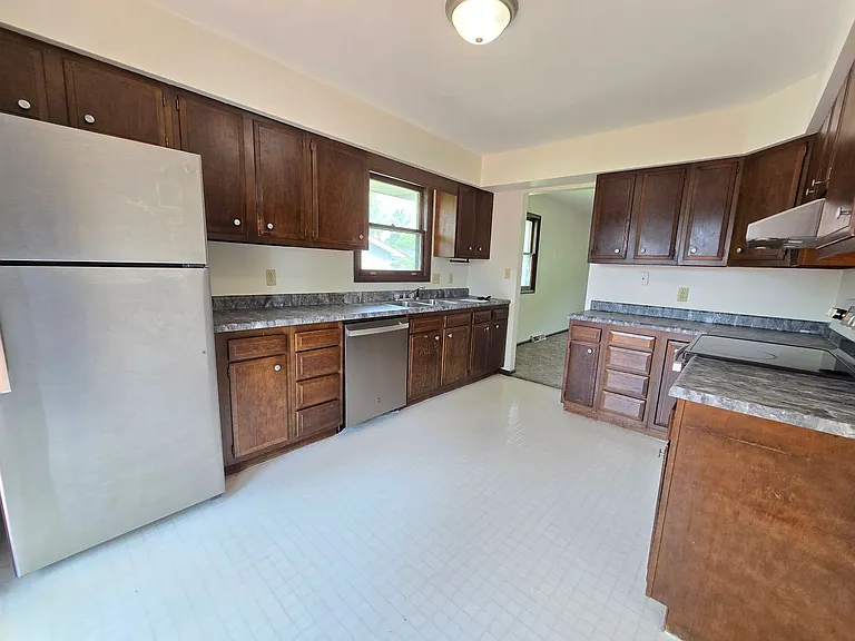 1705 Linda Ln — Photo 4