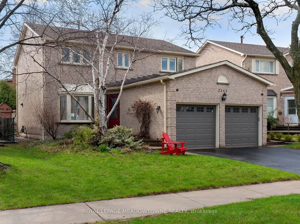 2542 Valencia Rd, Mississauga, ON L5N 4L6