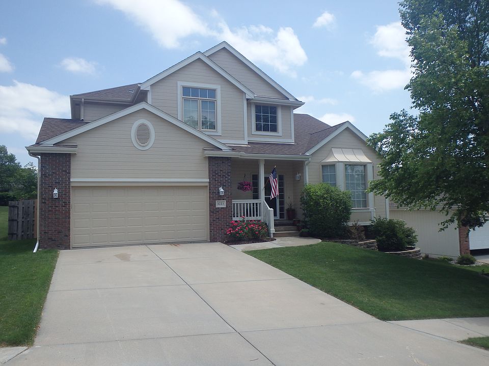1st image of 4223 N 162nd Ave