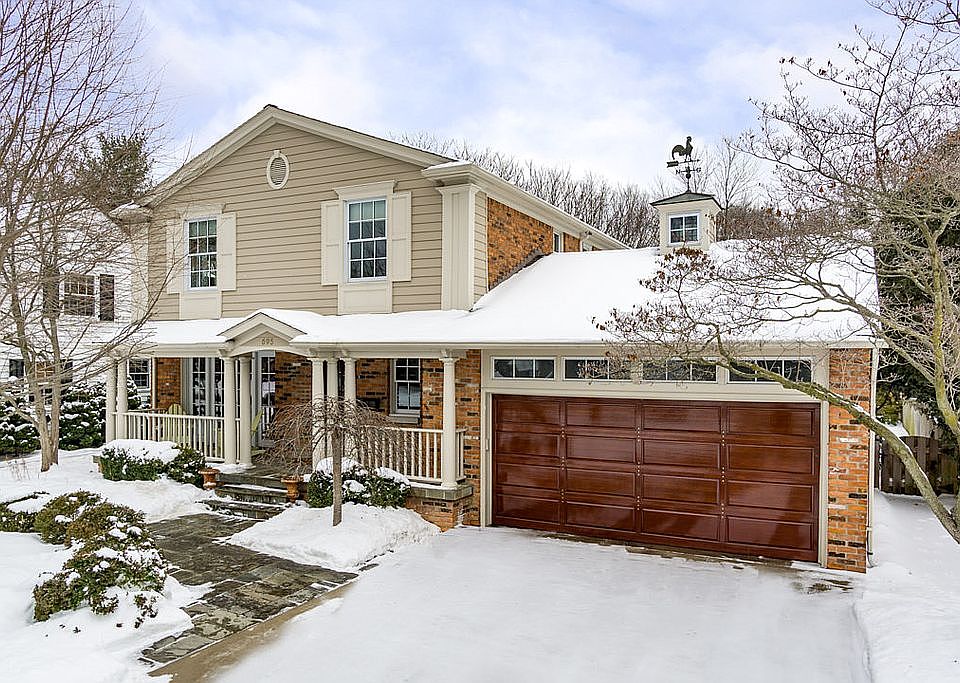 1st image of 695 Larchlea Dr