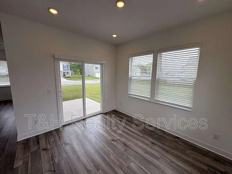 6831 Orchard Run Cir — Photo 3