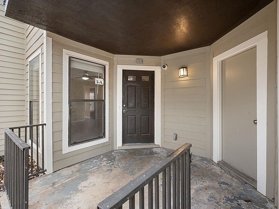 3rd image of 10616 Mellow Mdws APT 3A