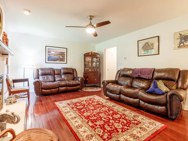 1735 Cedarcroft Dr — Photo 27