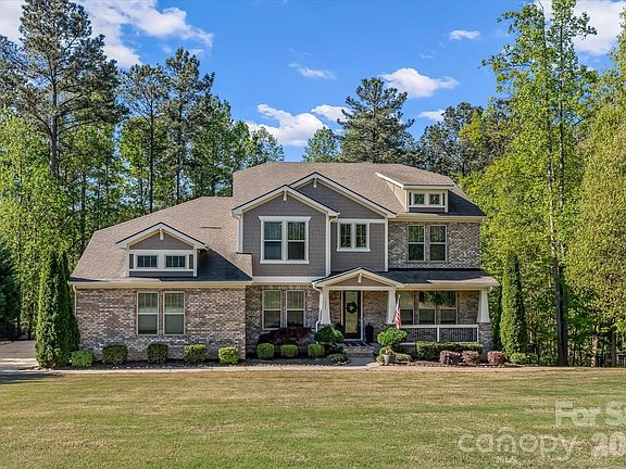 3rd image of 111 Abbeville Ln