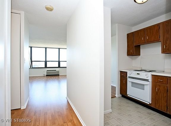 2nd image of 5100 N Marine Dr APT 17K