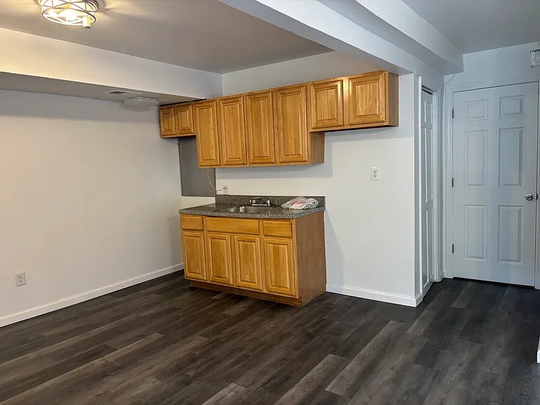 54 Whitaker Pl #1 — Photo 2