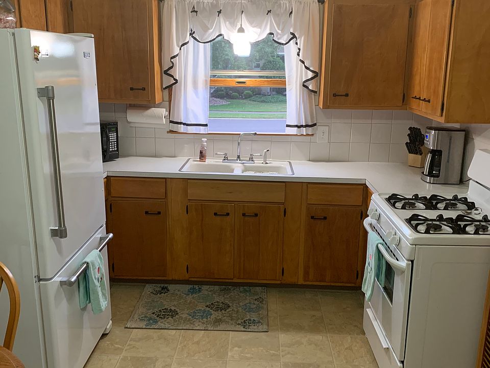 1st image of 114 Krakow St