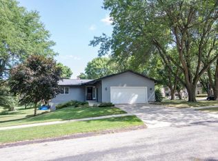 2006 13th Ave NE, Rochester, MN 55906