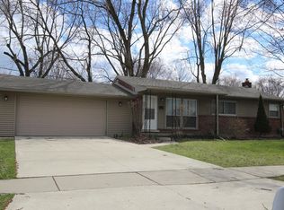 23640 Linne St, Clinton Township, MI 48035