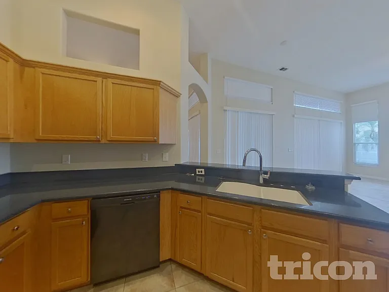 1507 Yardley Dr — Photo 6