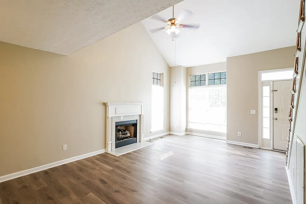 3 bed, 2.5 bath, 1513 sqft, $2,130 — Photo 4