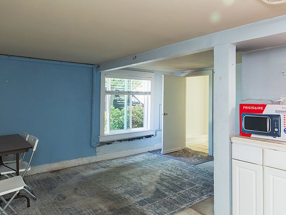 4th image of 119 E Poplar Ave #1A