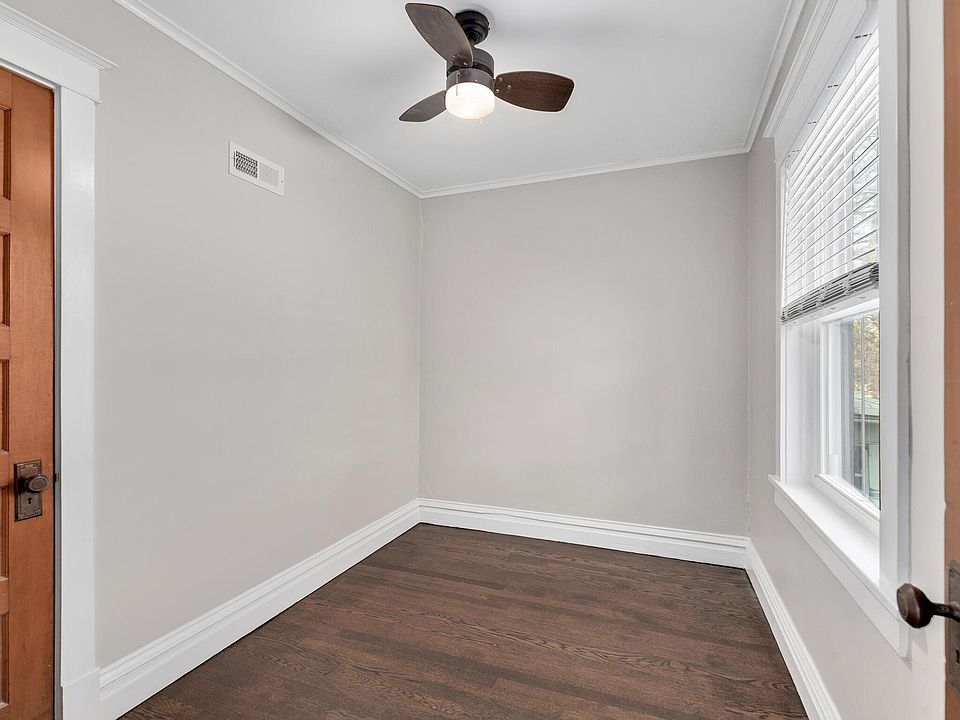 1st image of 34 N Waiola Ave APT 2