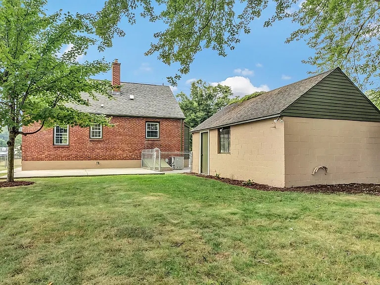 116 Morse St — Photo 26