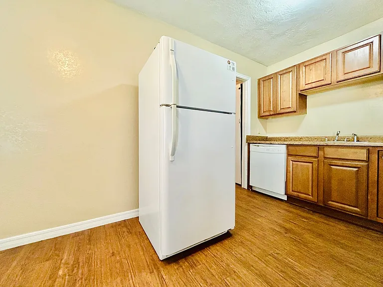 421 Showalter Dr — Photo 10