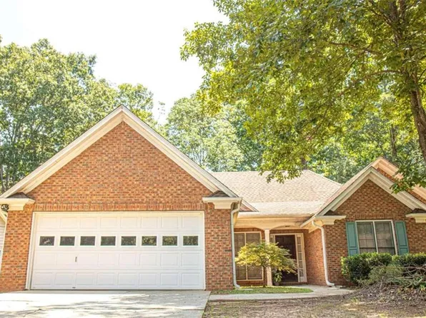 550 Creek Stone Ln, Stone Mountain, GA 30087