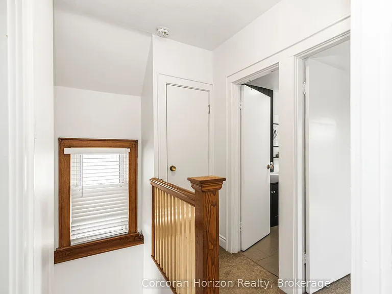 114 Weir St N — Photo 14
