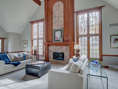 W303N1673 Arbor Dr, Delafield, WI, 53018