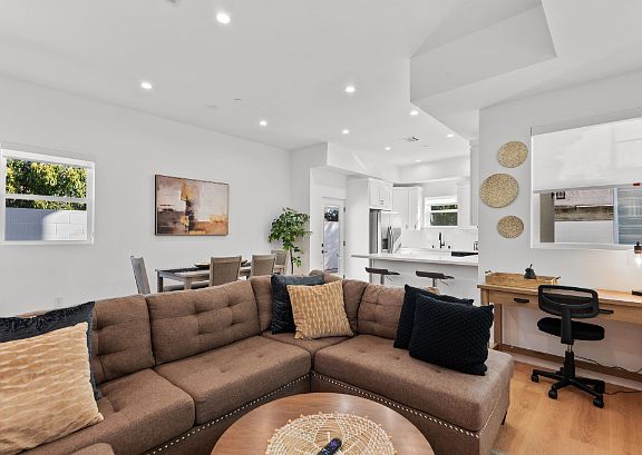 4th image of 316 Allen Ave #2