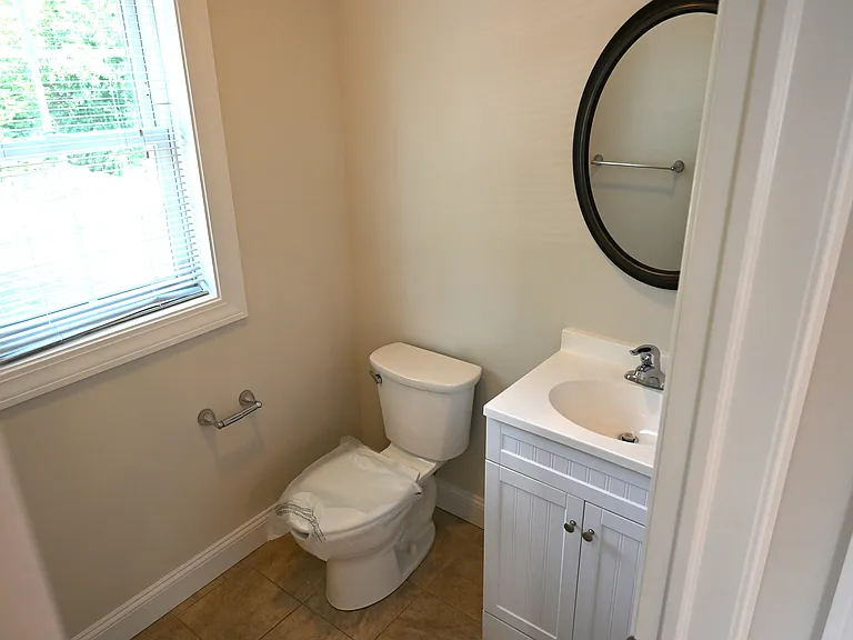 16 White Oaks Ter — Photo 8