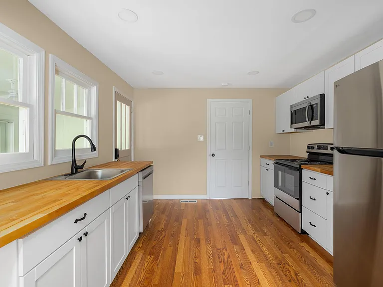 2879 Carroll Creek Rd — Photo 3