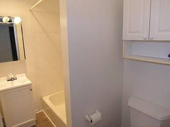 1st image of 1004 Idlewild Dr