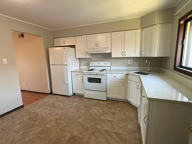 2 bed, 1000 sqft, $2,000 — Photo 2