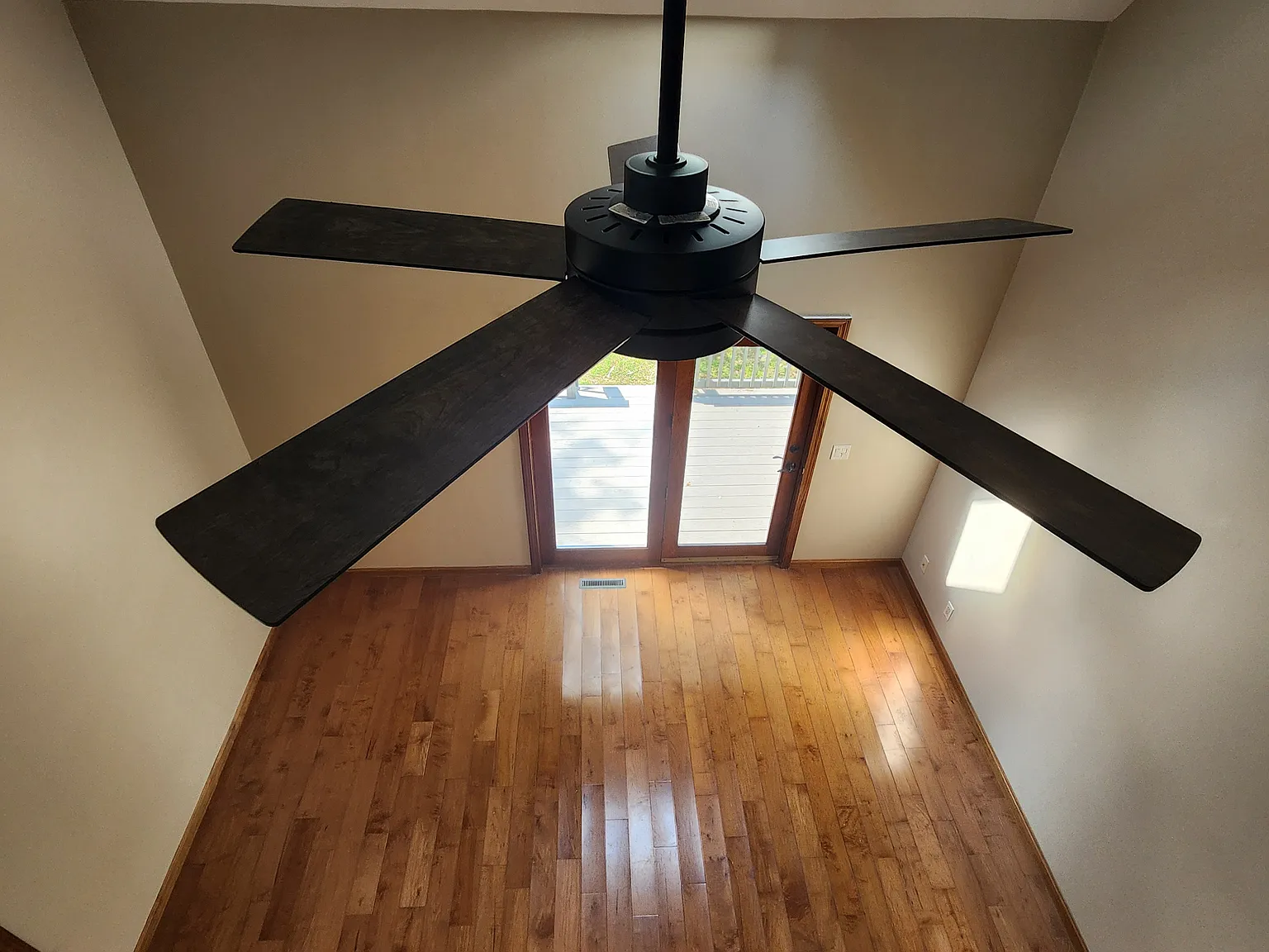 1 bed, 842 sqft, $3,000 — Photo 3