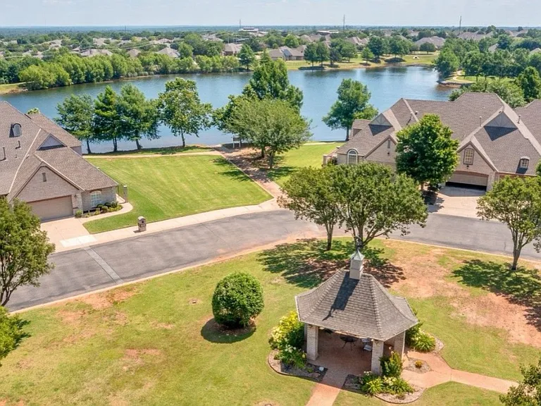 Summit Lake Villas
