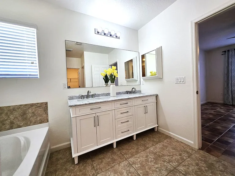 1440 Lexington Sq SW — Photo 24