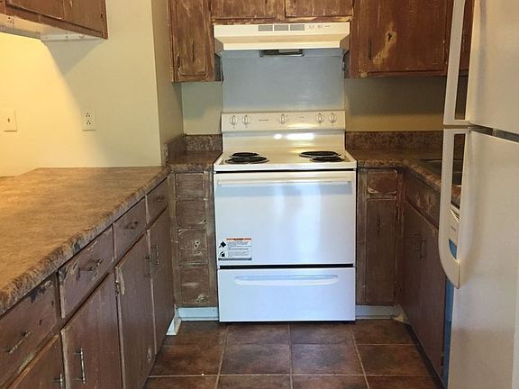 3rd image of 315 Greensboro St APT 2