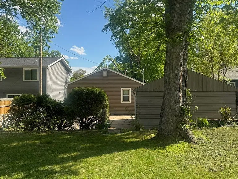 830 Judson St — Photo 11